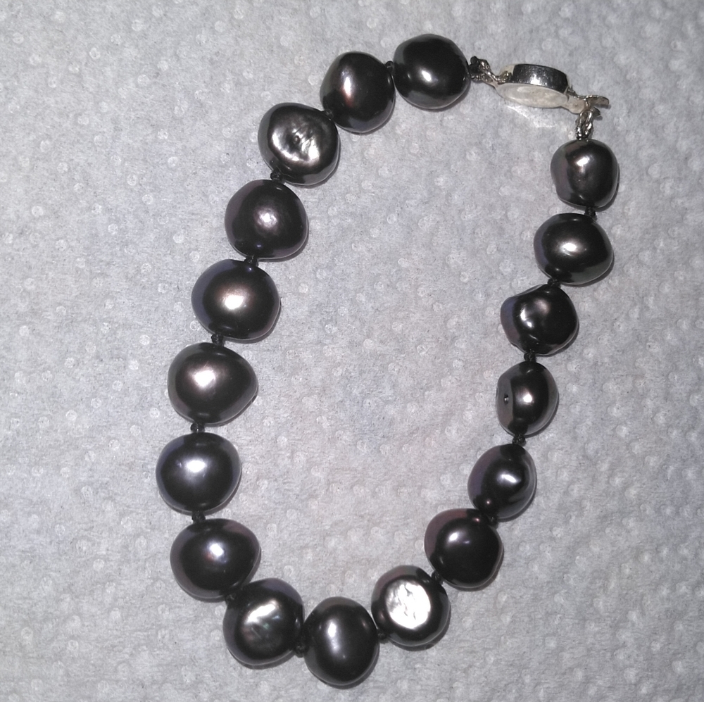 Beautiful mermaid color fresh water Pearl bracelet